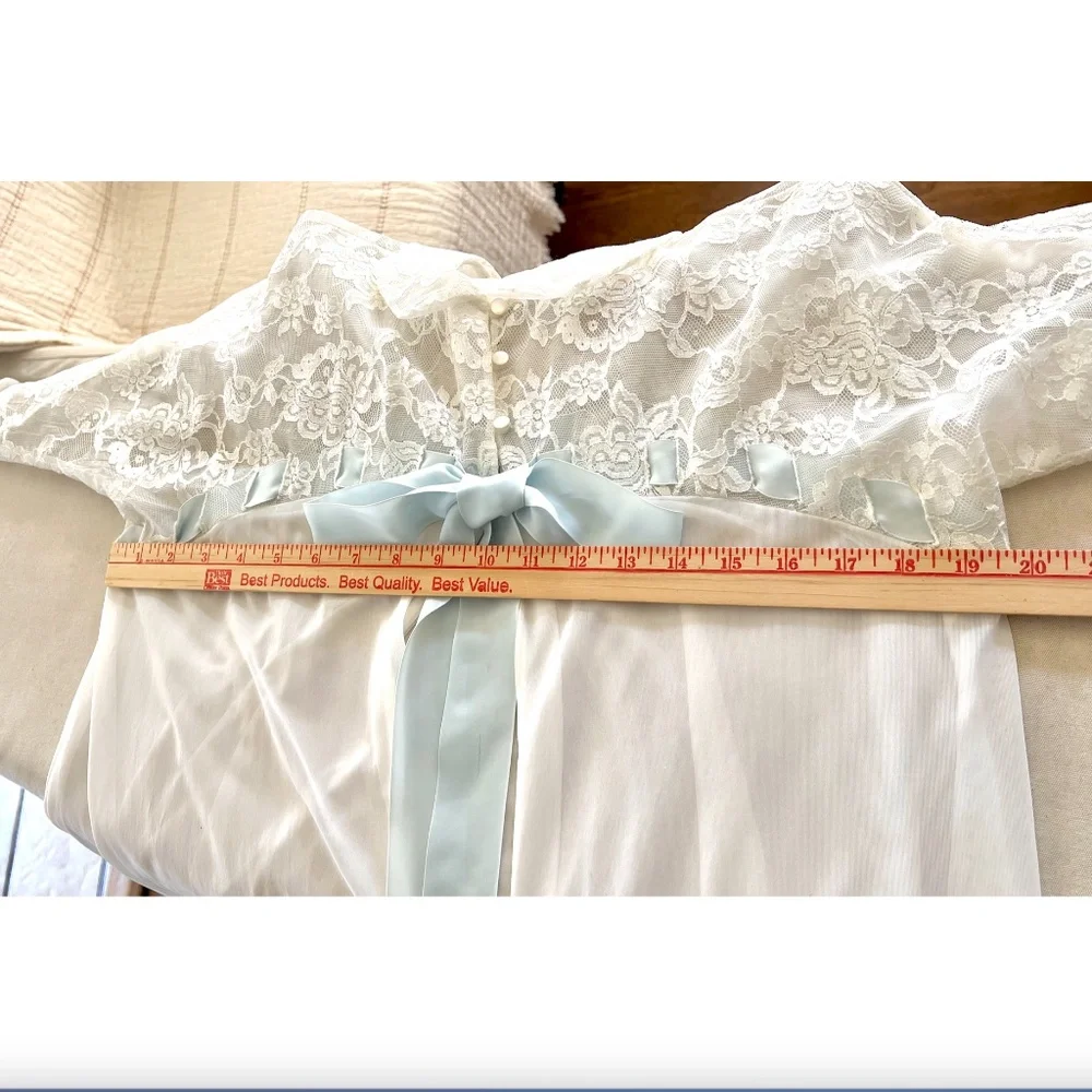 Vintage Peignoir Negligee Set Robe and Gown by Eyeful by The Flaums in Ivory - M